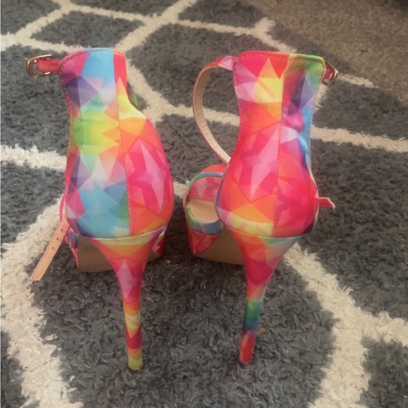 Lovely heels - Picture 2 of 4